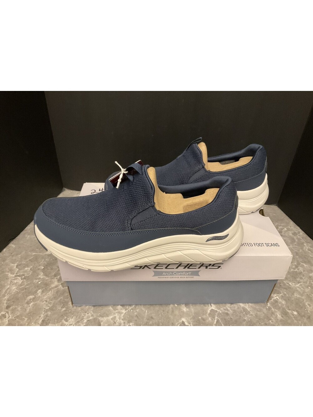 New! Mens Skechers Arch Comfort Flex Navy Arch Support Shoes. Size 9.5. Nice!